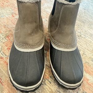 Women’s Waterproof Duck Boots size 8.5